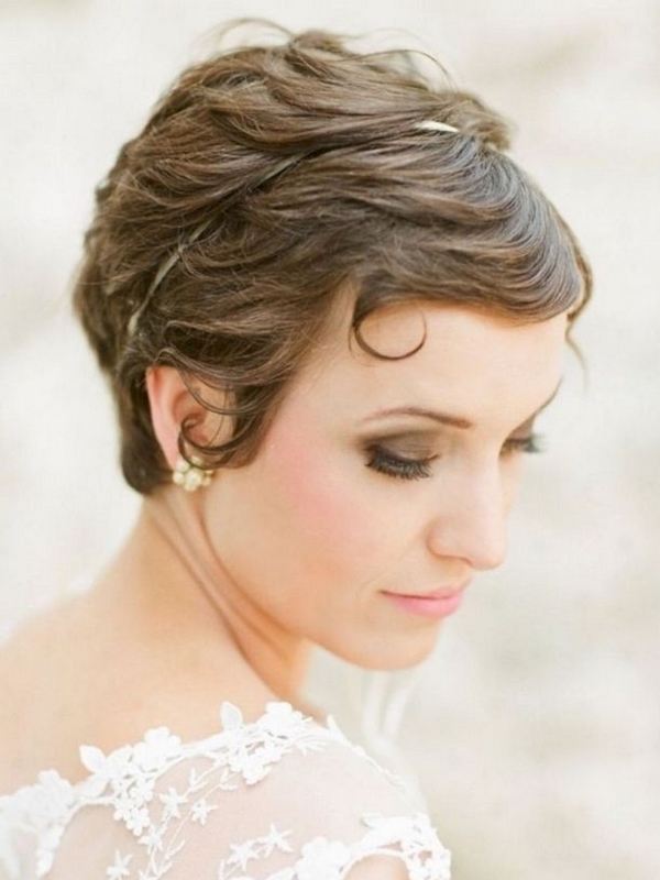 coiffure mariage cheveux courts
