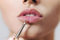 gloss transparent